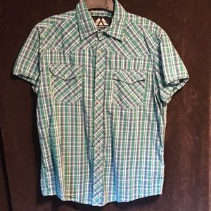 Massive size medium snap button shirt used